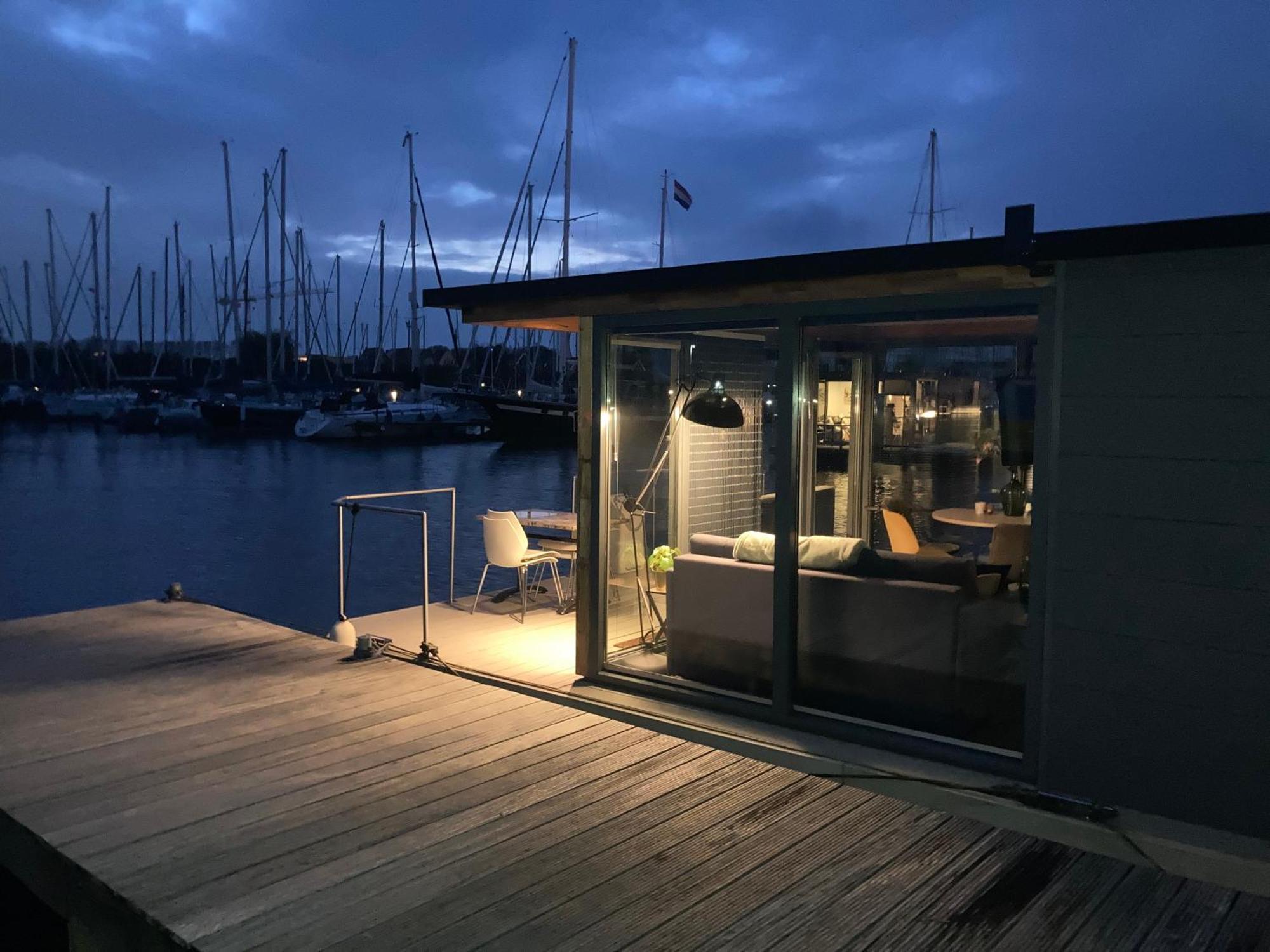 Houseboat De Amstel Hotel Monnickendam Eksteriør billede