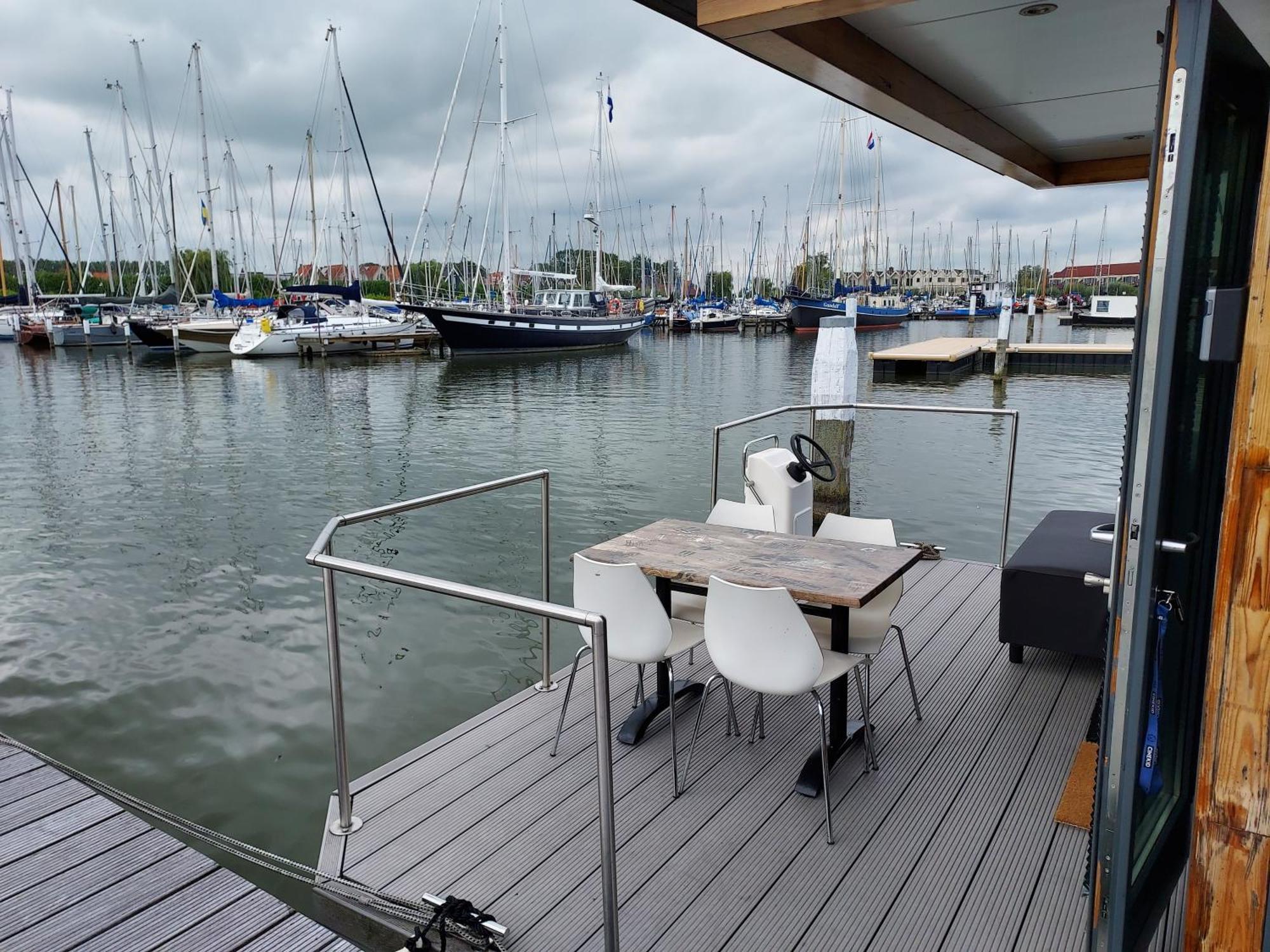 Houseboat De Amstel Hotel Monnickendam Eksteriør billede